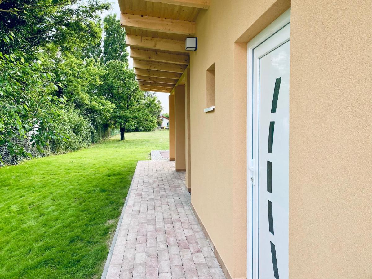 Judith Apartman Iii. Балатонлеле Екстериор снимка